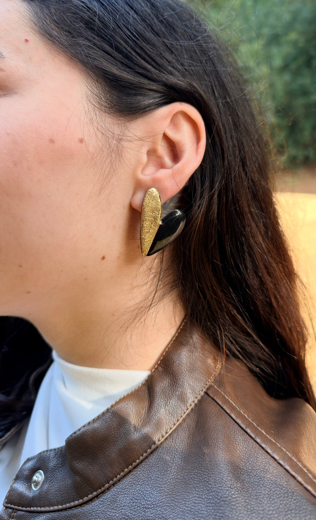 Ágatha | Golden Black