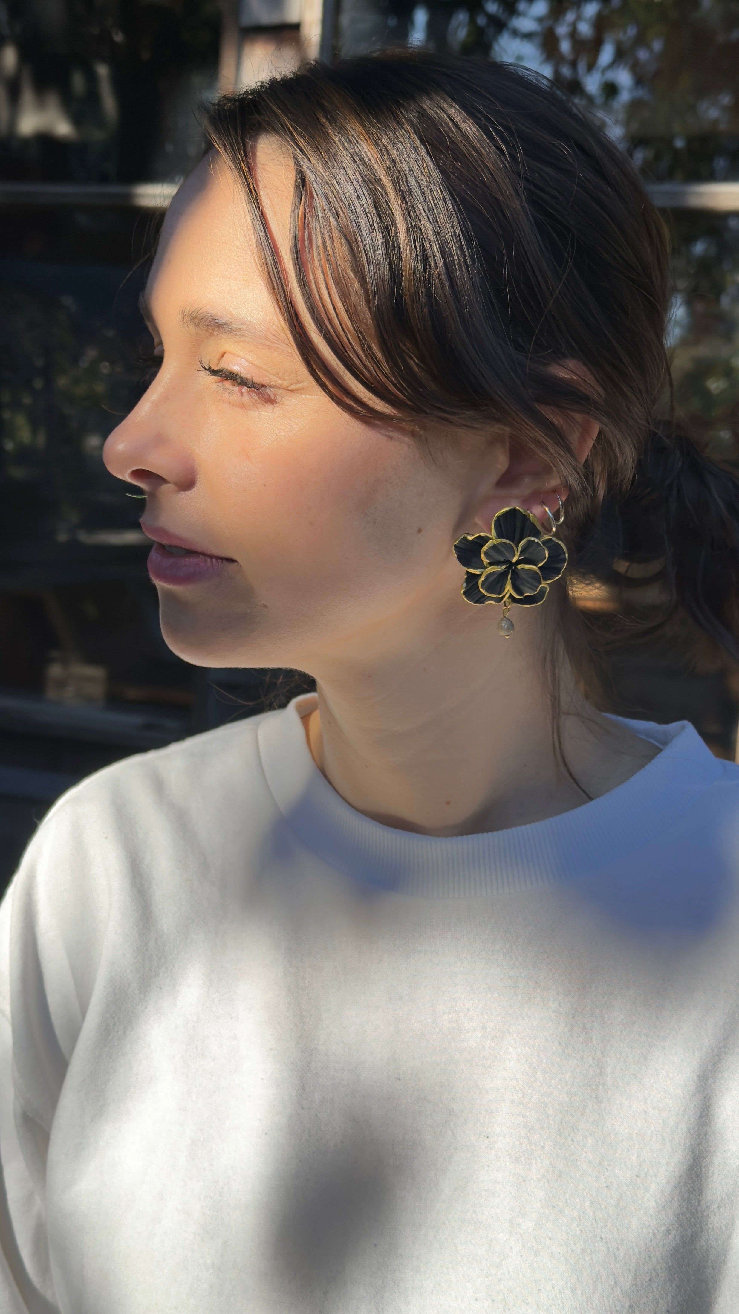 Clari | Golden Black