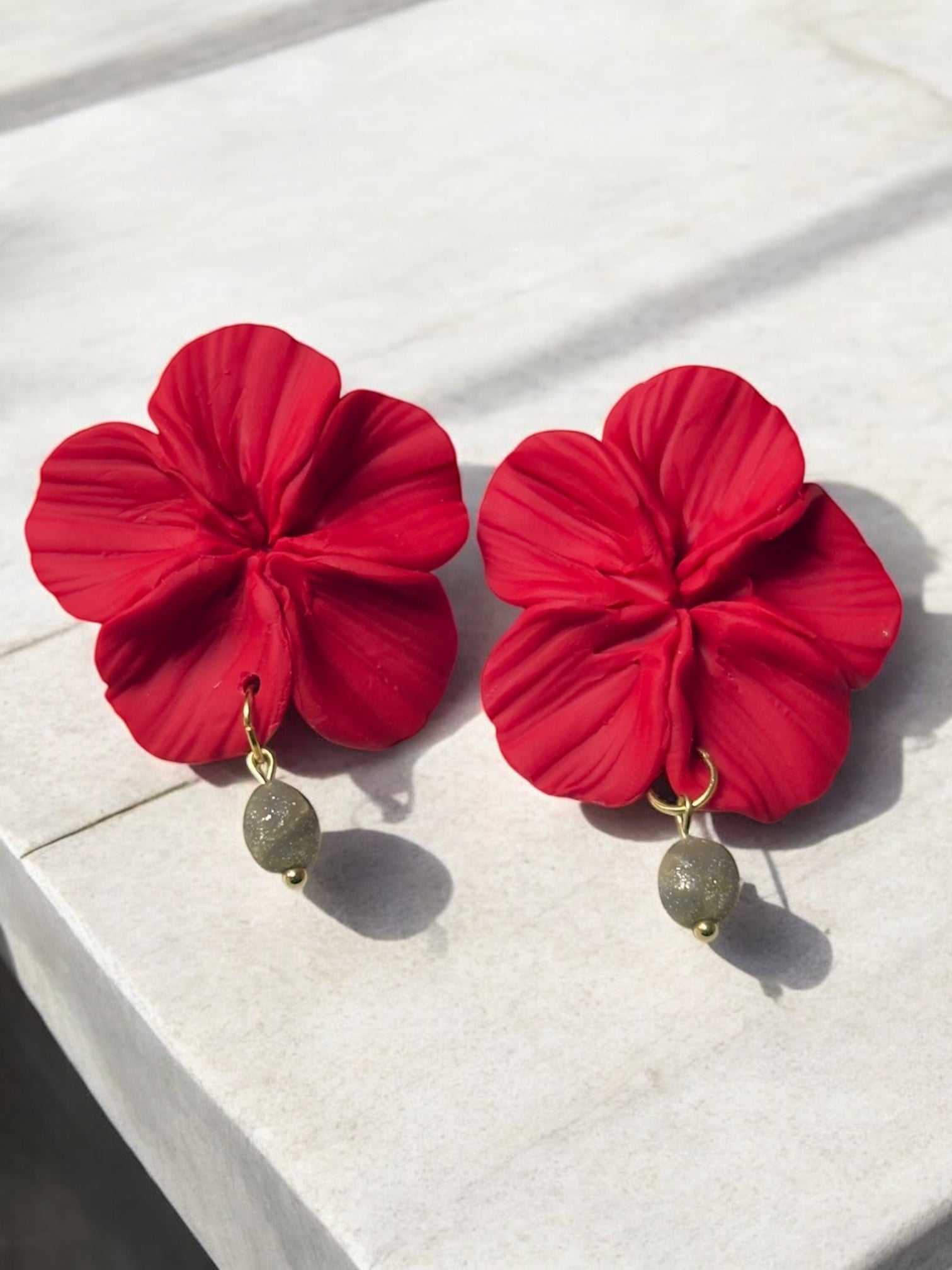 Clari | Red & Gold