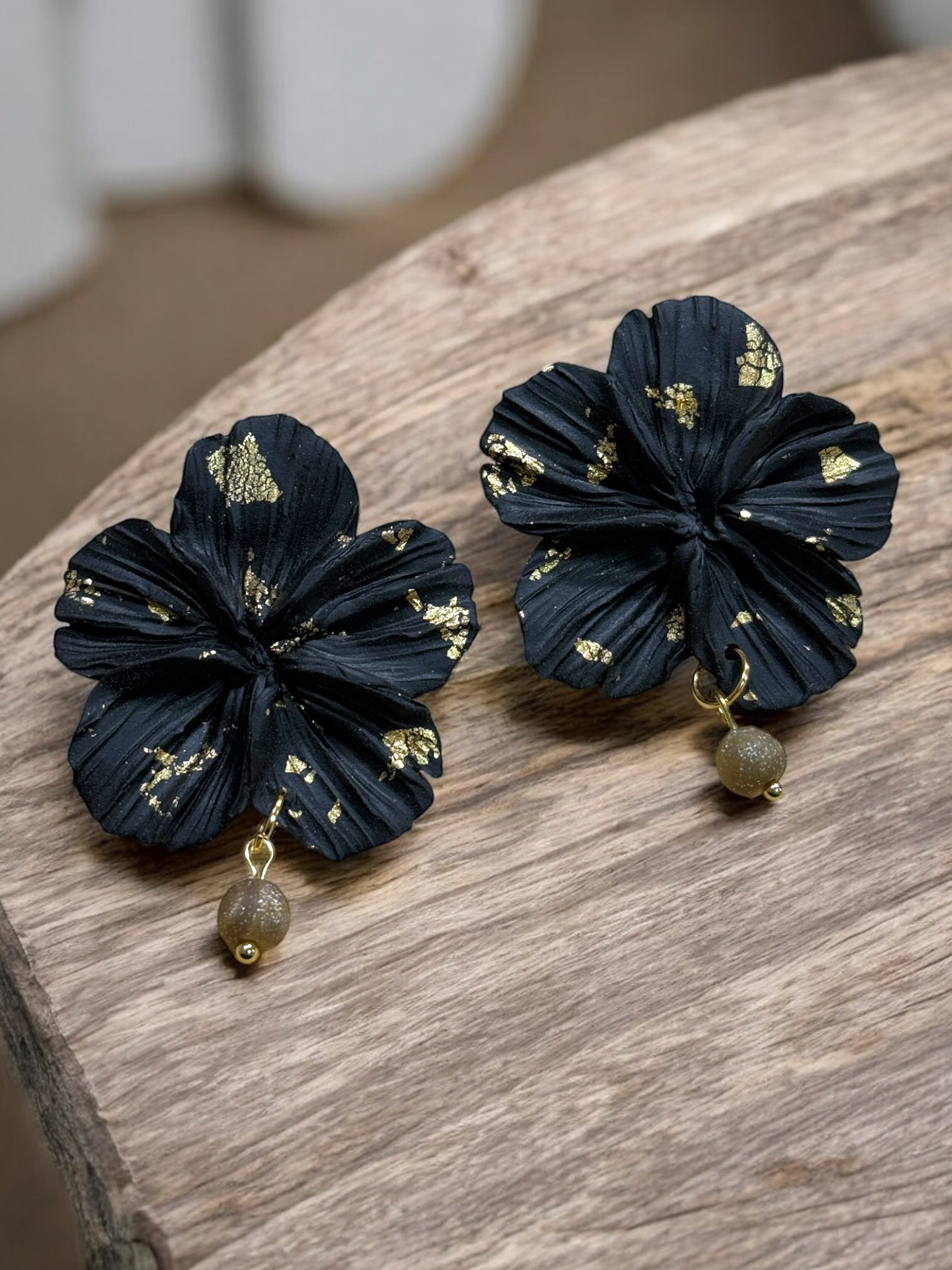 Clari | Black Golden