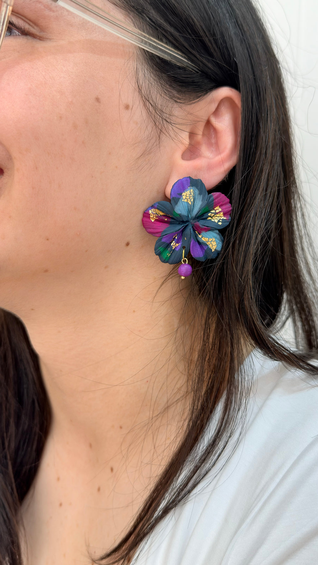 Clari | Black Colors