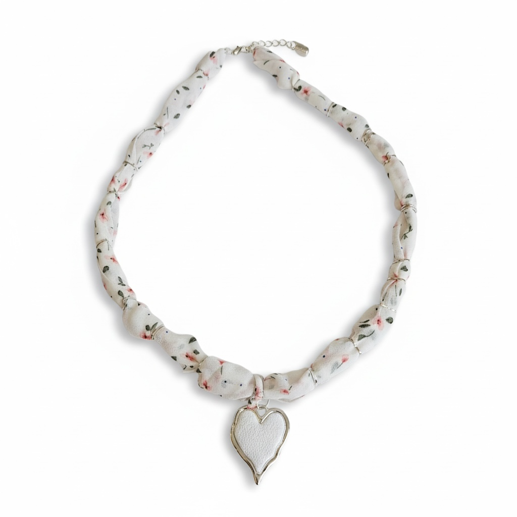 Collar | White Garden