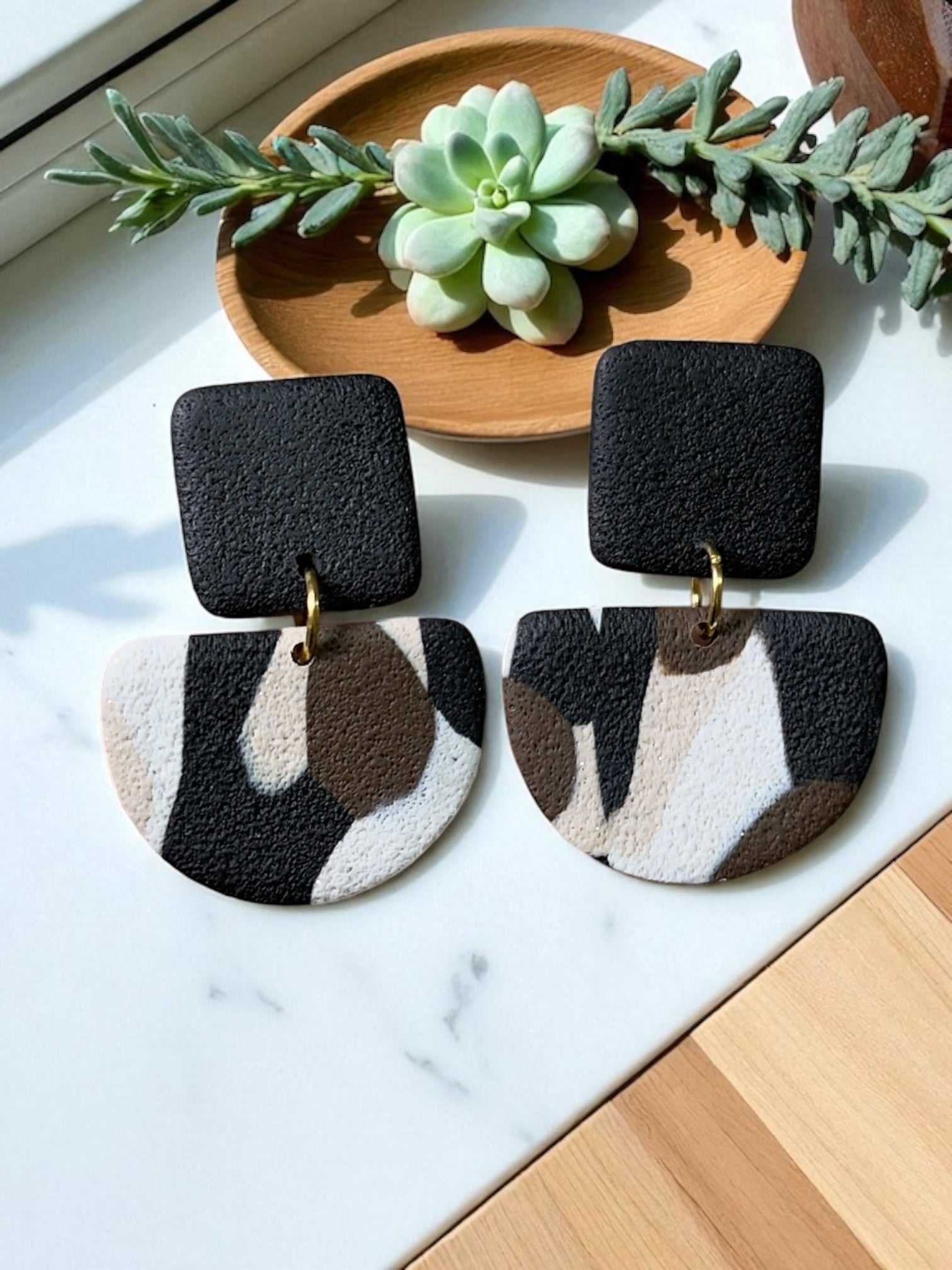 Lyv | Black & Brown