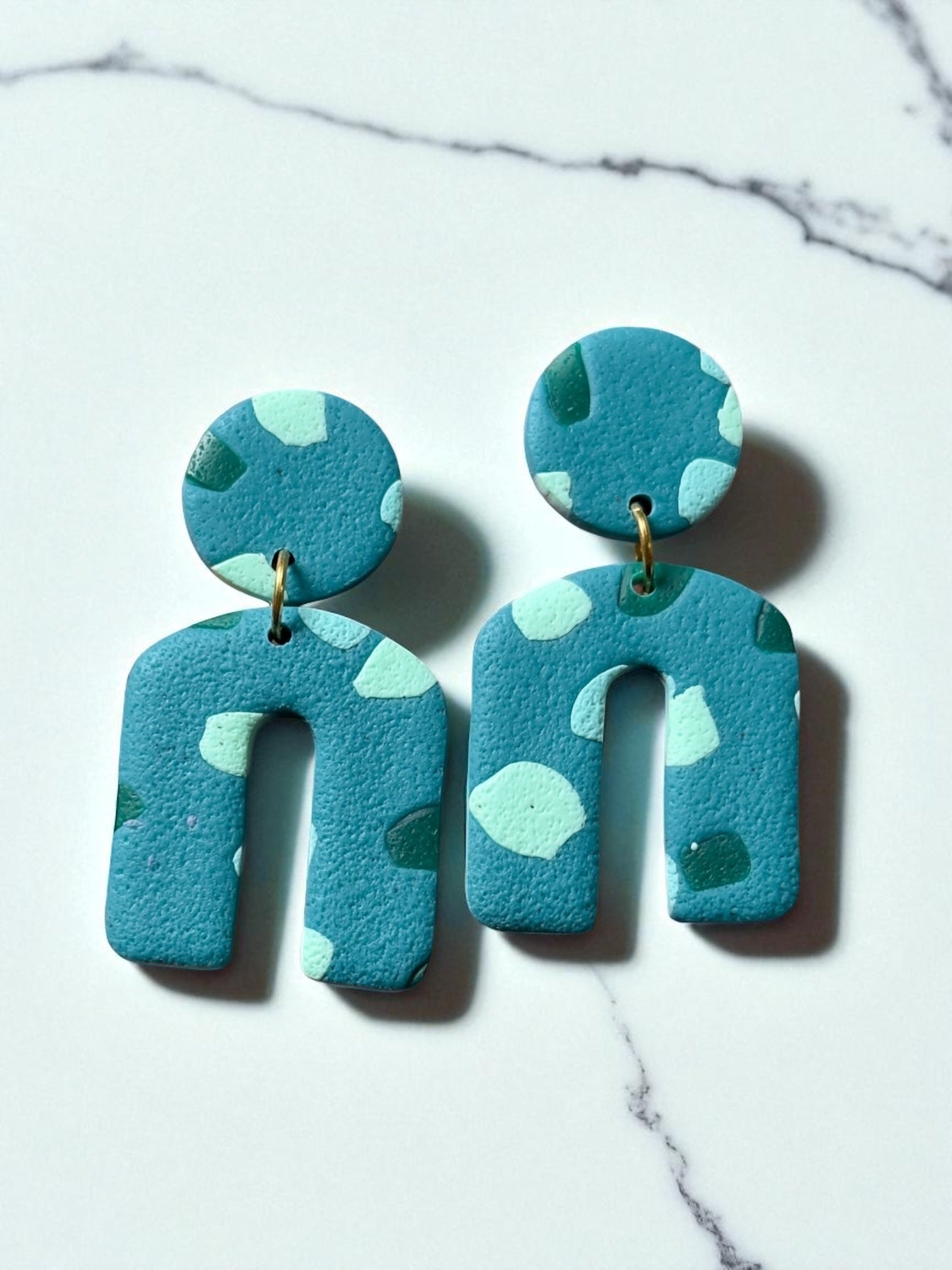 Classic | Blue Dots