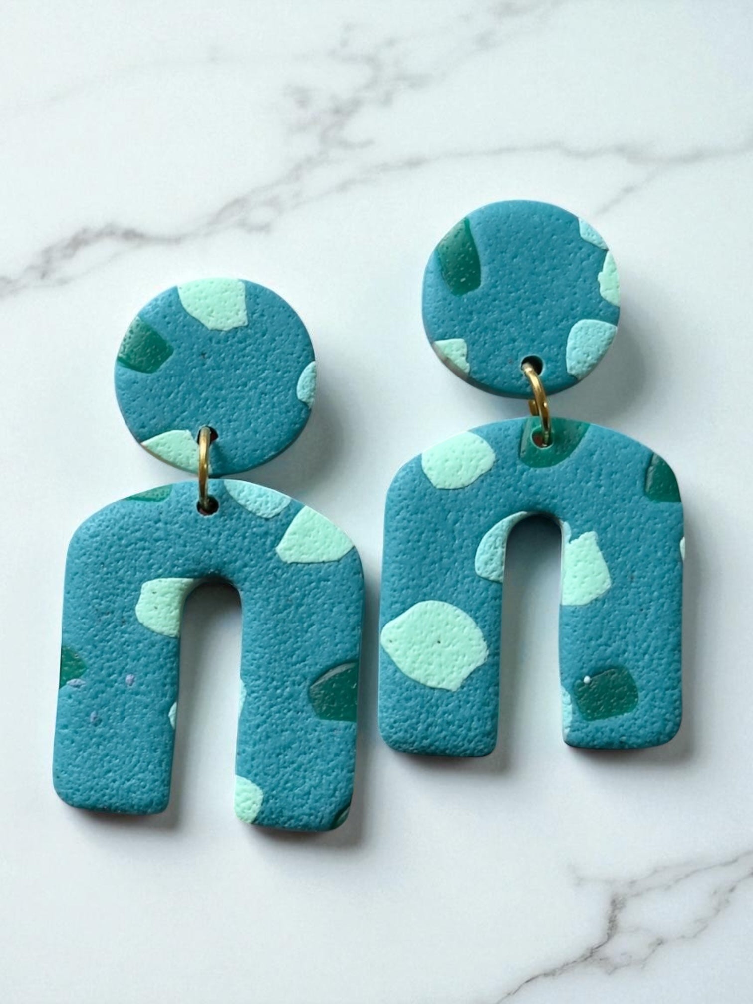 Classic | Blue Dots