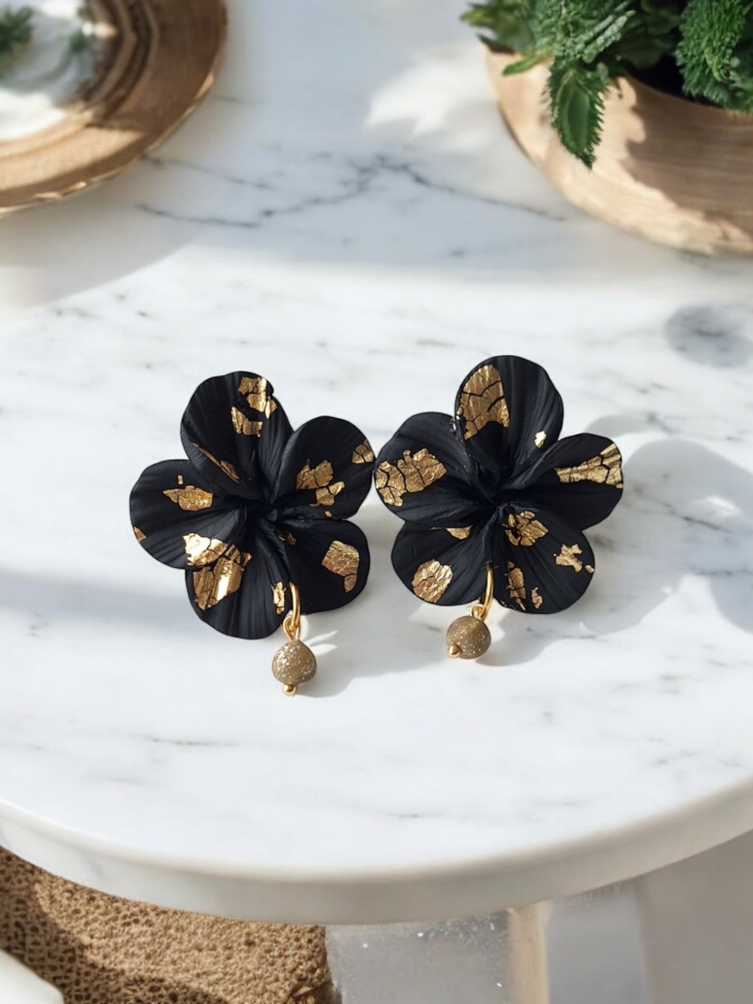 Clari | Black Golden