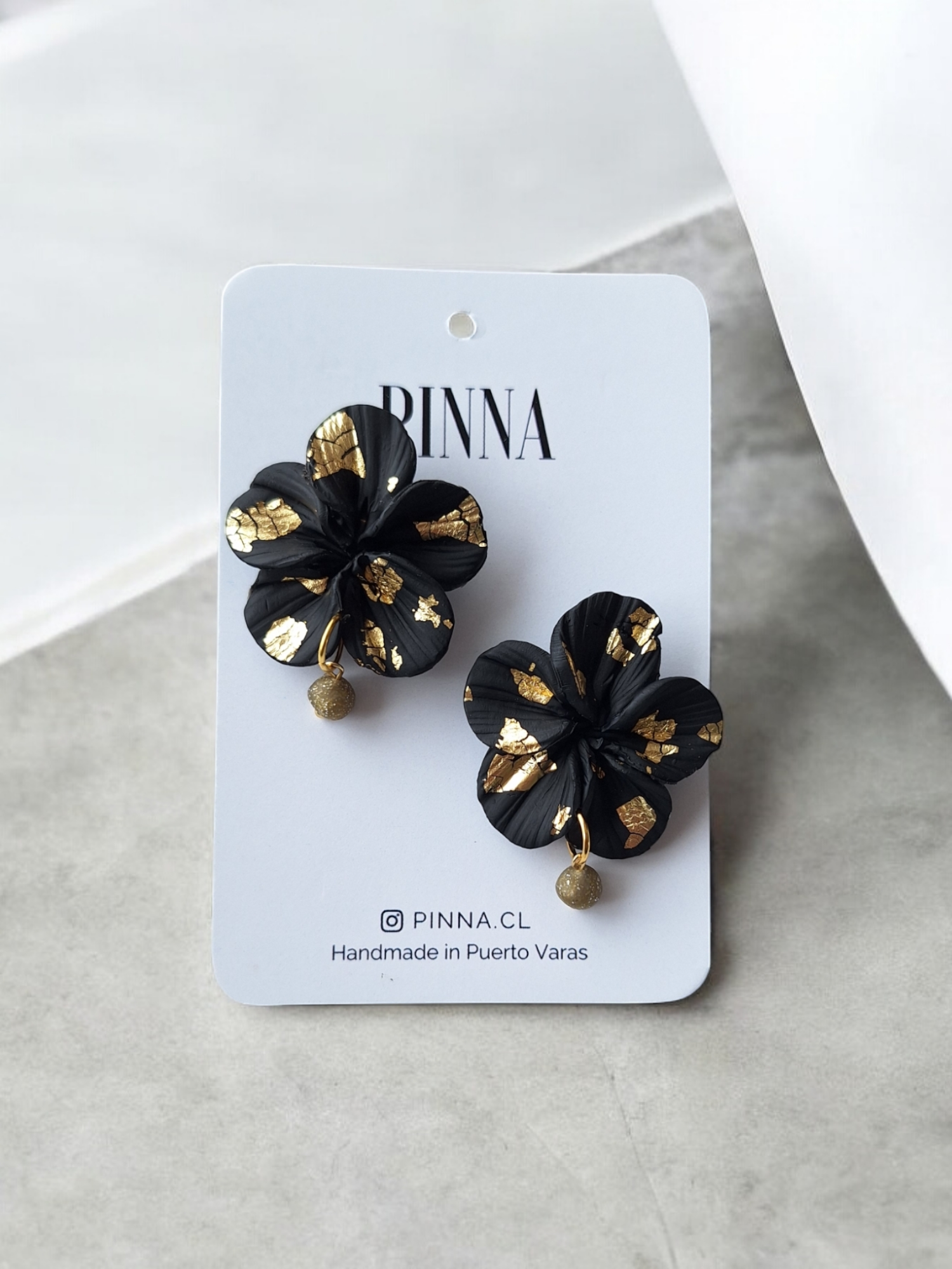 Clari | Black Golden